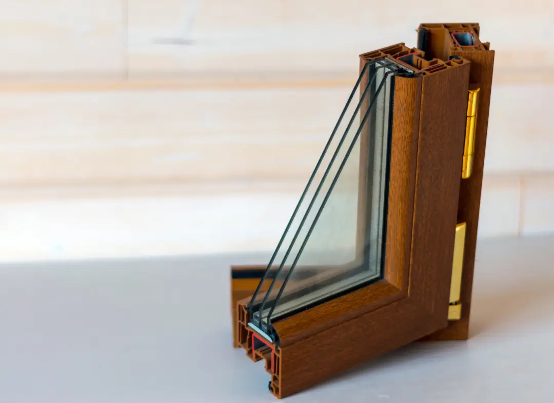 Installation de fenêtre en bois sur mesure Pannes